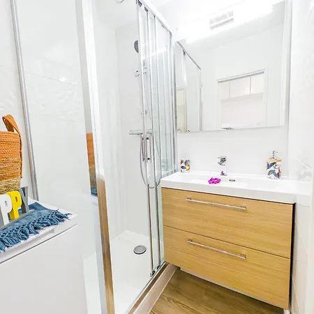 Apartman Horizon Piscine, Clim Wifi Parking Cosy 3min De L'etang Prosconciergerie *