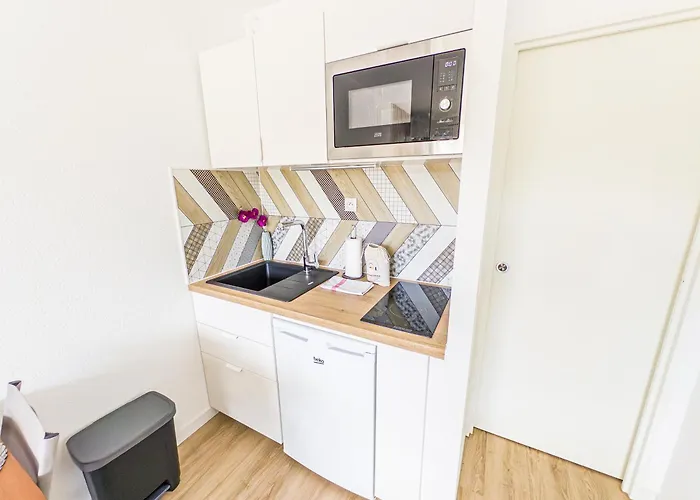 Horizon Piscine, Clim Wifi Parking Cosy 3min De L'etang Prosconciergerie Διαμέρισμα *